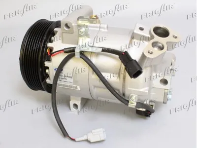 Compressor, air conditioning Renault CLIO IV · Renault CAPTUR I