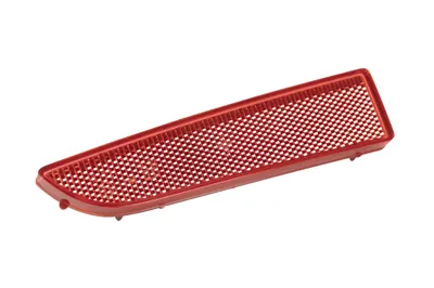 Red reflector in left bumper