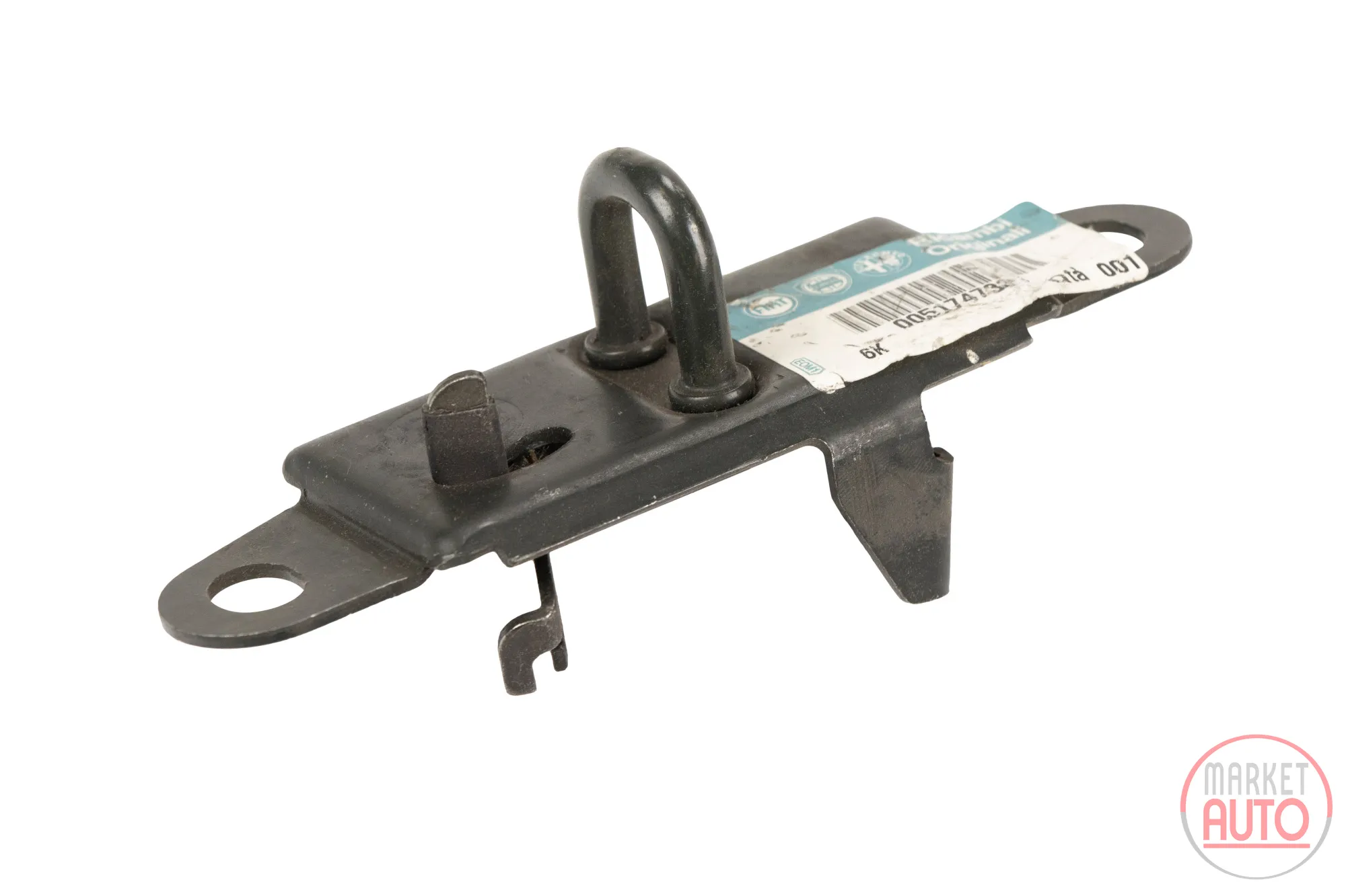 Tailgate lock rear cross member
