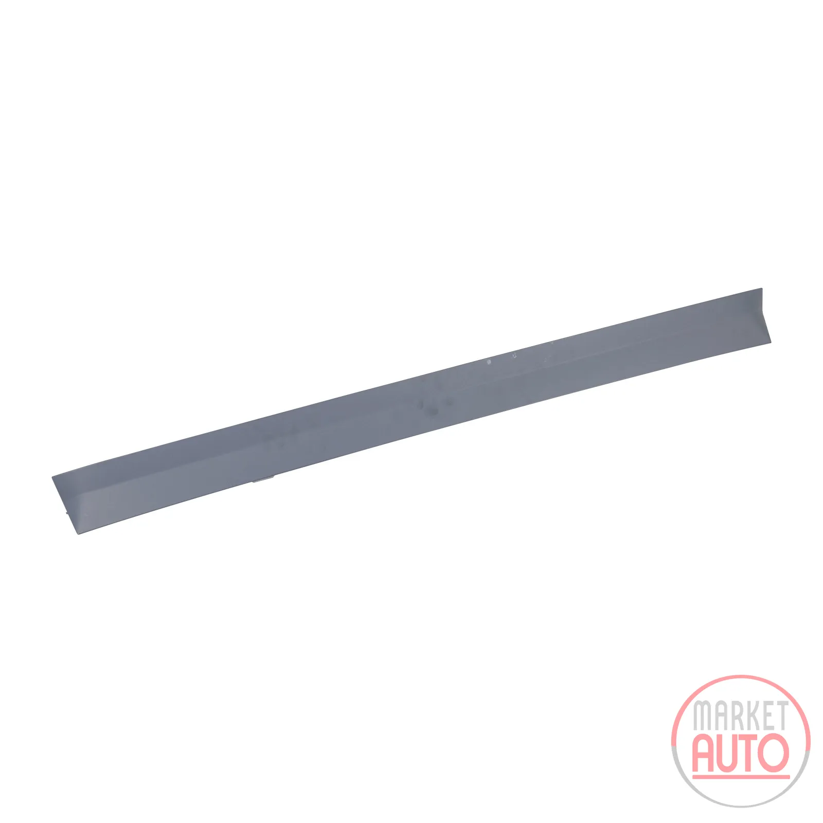 Trim strip for the tailgate