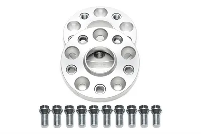 Wheel spacer set